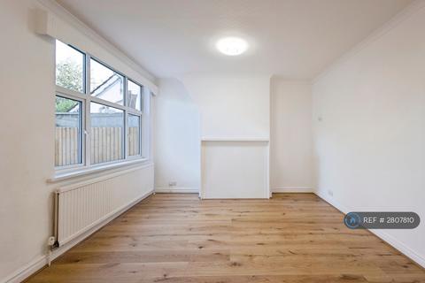 3 bedroom semi-detached house to rent, Sandringham Road, London, NW11