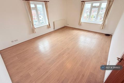 2 bedroom flat to rent, Trenchard Court, London, NW4