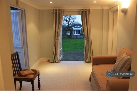 1 bedroom flat to rent, Paternoster Row, London, RM4