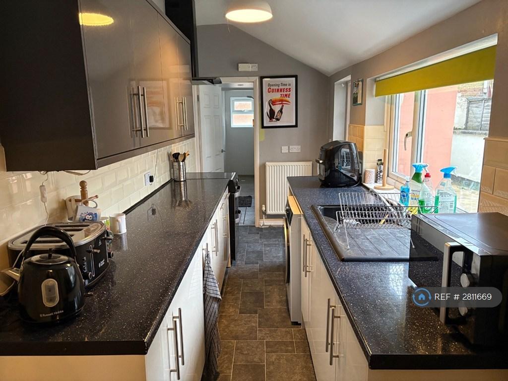 Kitchen 2