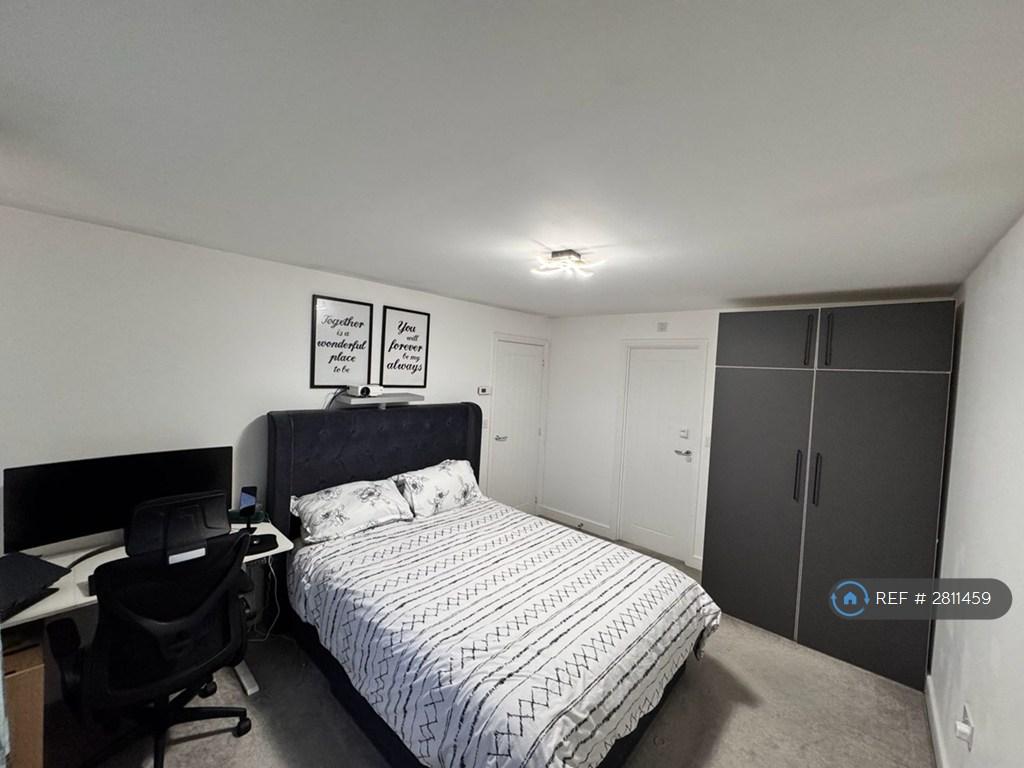 Bedroom 1 - Ensuite