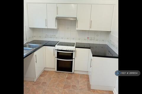 2 bedroom terraced house to rent, Hayes Road, Greenhithe, DA9