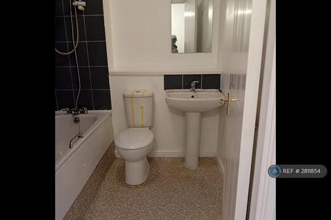 2 bedroom terraced house to rent, Hayes Road, Greenhithe, DA9