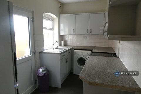 2 bedroom terraced house to rent, Kings Road, Birmingham, B14