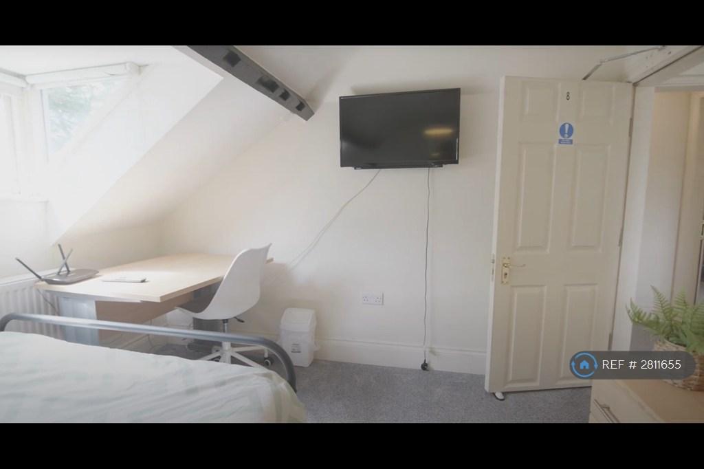 Bed 8