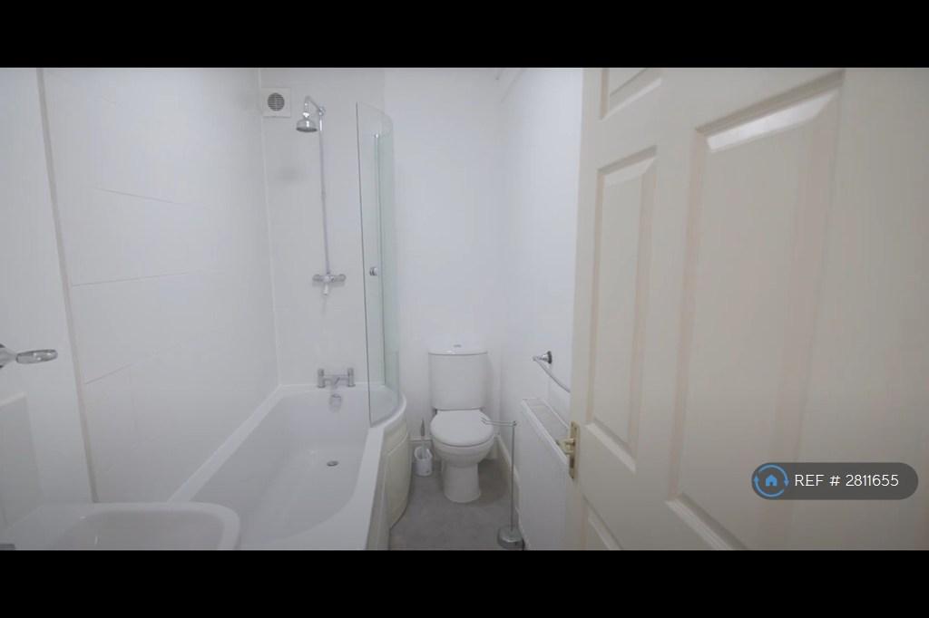 2nd Floor Bathroom