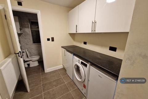 1 bedroom in a house share to rent, Caldy Road, Belvedere, DA17