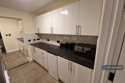 1 bedroom in a house share to rent, Caldy Road, Belvedere, DA17