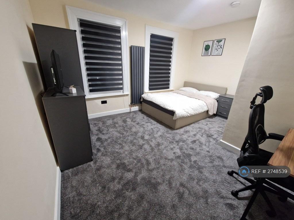 Large Ensuite
