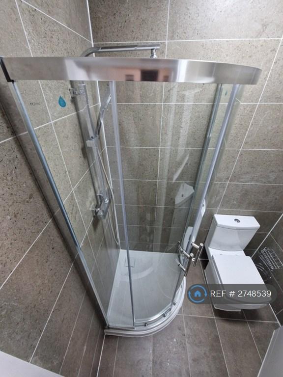 Large Ensuite