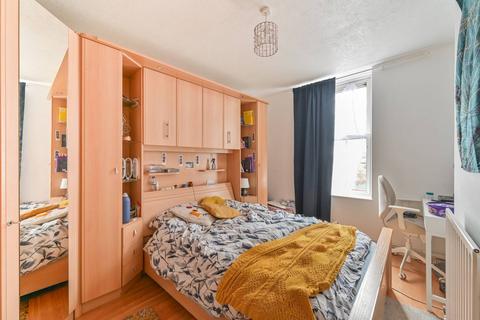 3 bedroom flat to rent, Hazelwood House, Deptford, London, SE8