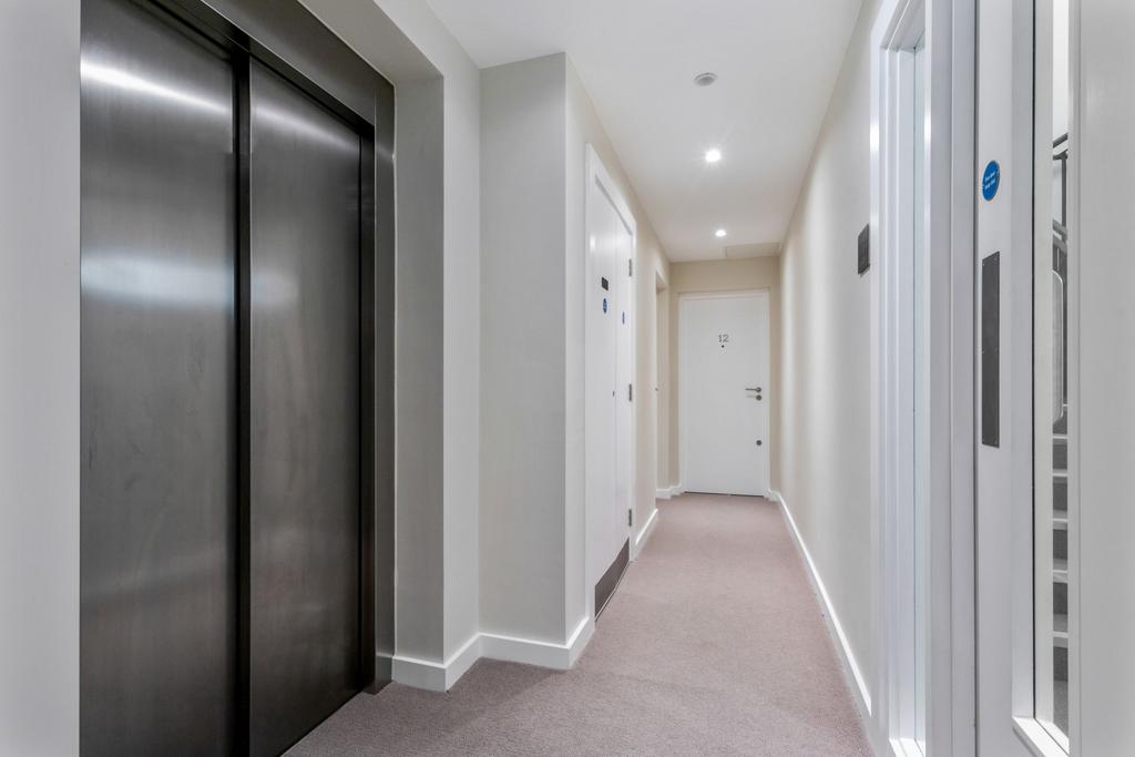Elevator (example)