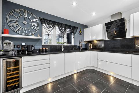 4 bedroom detached house for sale, Pyramid Close, St. Austell, PL25