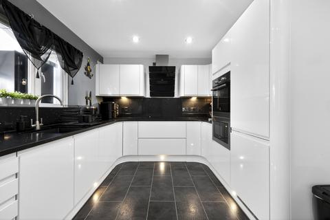 4 bedroom detached house for sale, Pyramid Close, St. Austell, PL25