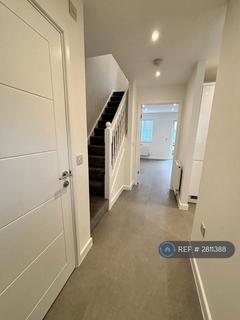 2 bedroom terraced house to rent, Piernik Close, Swindon, SN25