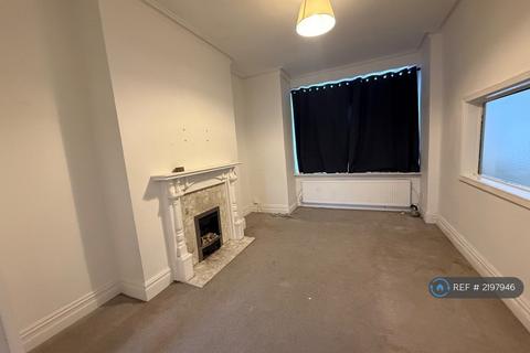 3 bedroom terraced house to rent, Nona St, Salford, M6