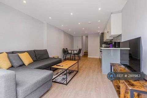 2 bedroom flat to rent, Clapham Common North Side, London, SW4