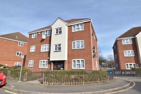 2 bedroom flat to rent, Butteridges Close, Dagenham, RM9