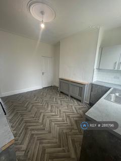 4 bedroom end of terrace house to rent, Farnley Crescent, Leeds, LS12