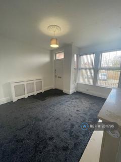 4 bedroom end of terrace house to rent, Farnley Crescent, Leeds, LS12