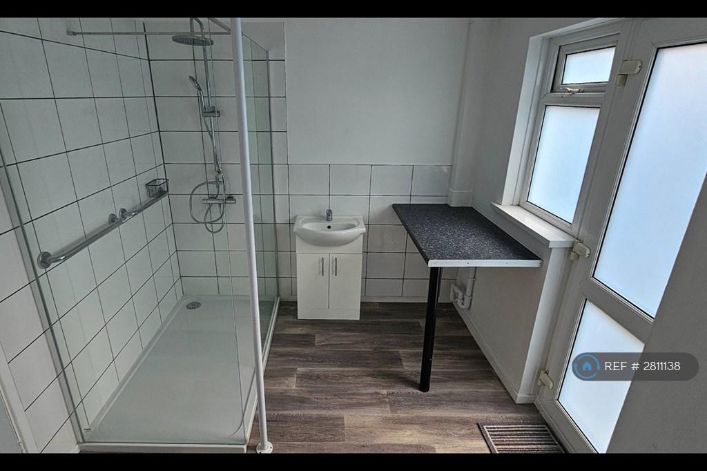 Shower/Utility Room