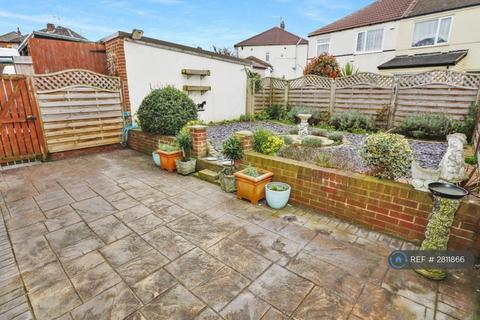 undefined, Belle Isle Road, Leeds, LS10