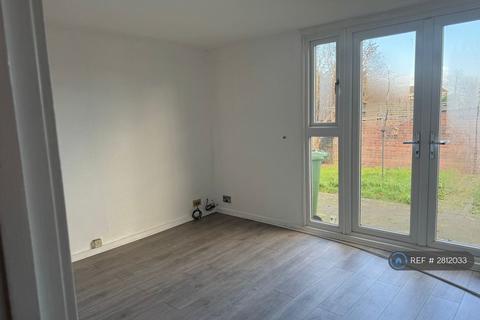 3 bedroom semi-detached house to rent, Berwick Drive, Milton Keynes, MK3