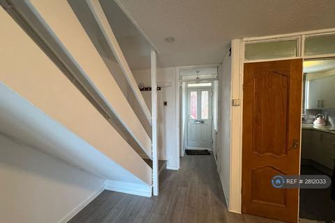 3 bedroom semi-detached house to rent, Berwick Drive, Milton Keynes, MK3