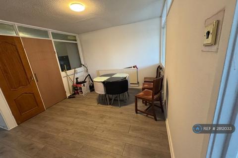 3 bedroom semi-detached house to rent, Berwick Drive, Milton Keynes, MK3