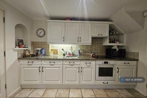 2 bedroom end of terrace house to rent, Sunderland Road, Maidenhead, SL6