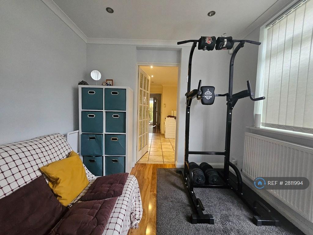 2nd Living Room/Additional 3rd Bedroom