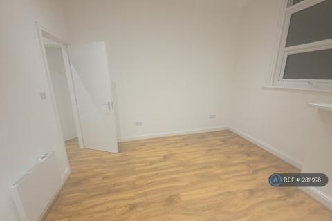 2 bedroom flat to rent, Watford, Watford, WD17