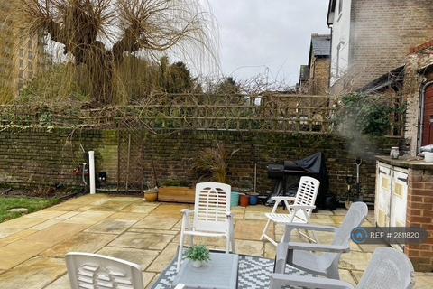 1 bedroom in a house share to rent, London, London, W5
