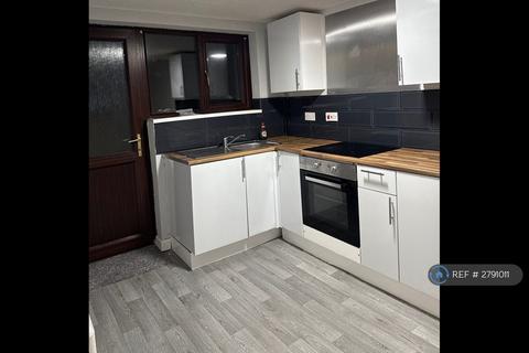 2 bedroom terraced house to rent, Snowdon Way, Wolverhampton, WV10