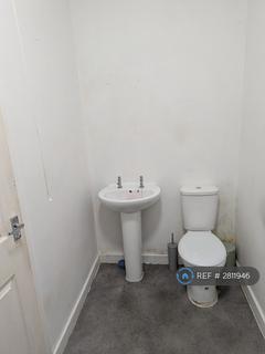 1 bedroom in a house share to rent, Easton Road, Wirral, CH62