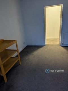 1 bedroom in a house share to rent, Easton Road, Wirral, CH62