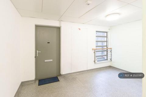 2 bedroom flat to rent, Rathlin Street, Glasgow, G51