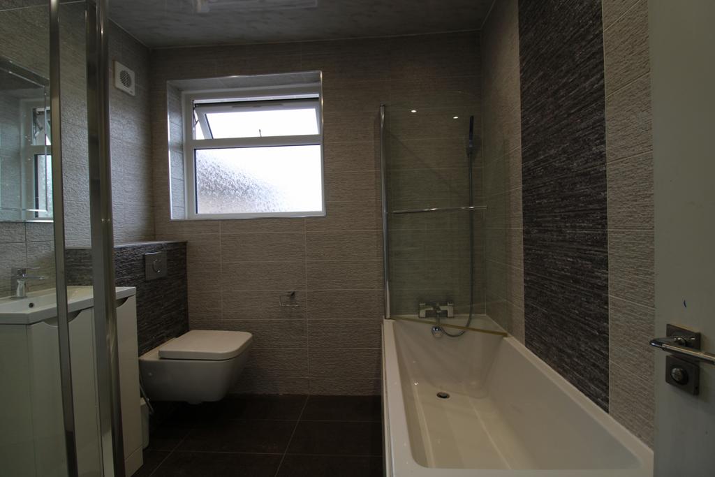 Main bathroom