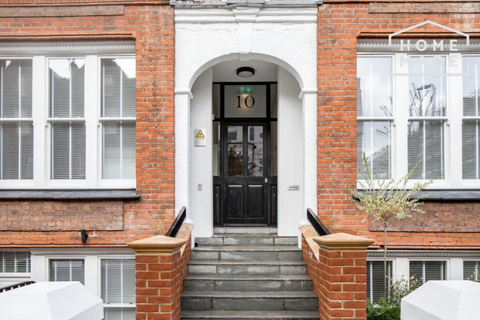 Studio to rent, 10 Canfield Gardens, NW6