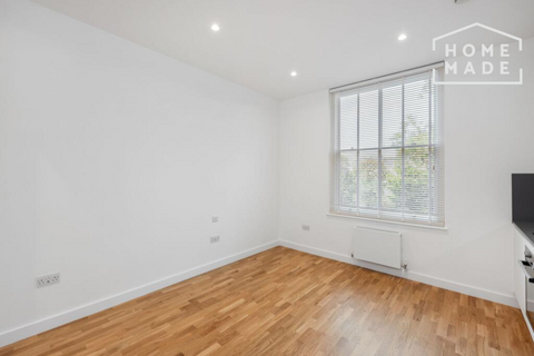 Studio to rent, 10 Canfield Gardens, NW6
