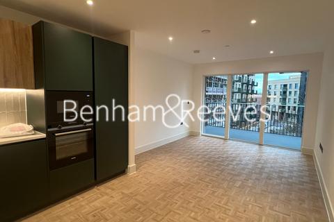 2 bedroom apartment to rent, Munstead, Danvers Avenue SW11