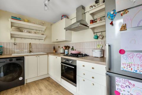 2 bedroom house for sale, Halifax Street, London