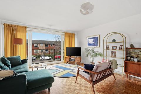 2 bedroom flat for sale, Leamington Court, Droitwich Close, London