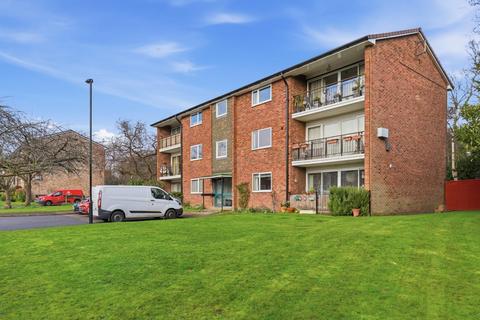 2 bedroom flat for sale, Leamington Court, Droitwich Close, London