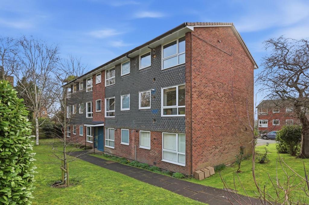15-487c JHProp World - 4 Leamington Court - 43.jpg
