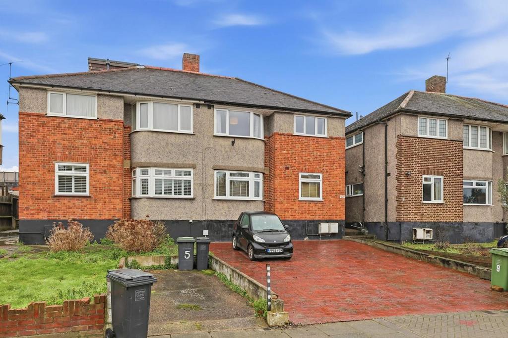 14-d497 JHProp World  - 11 Meadowview Road - 43-medi