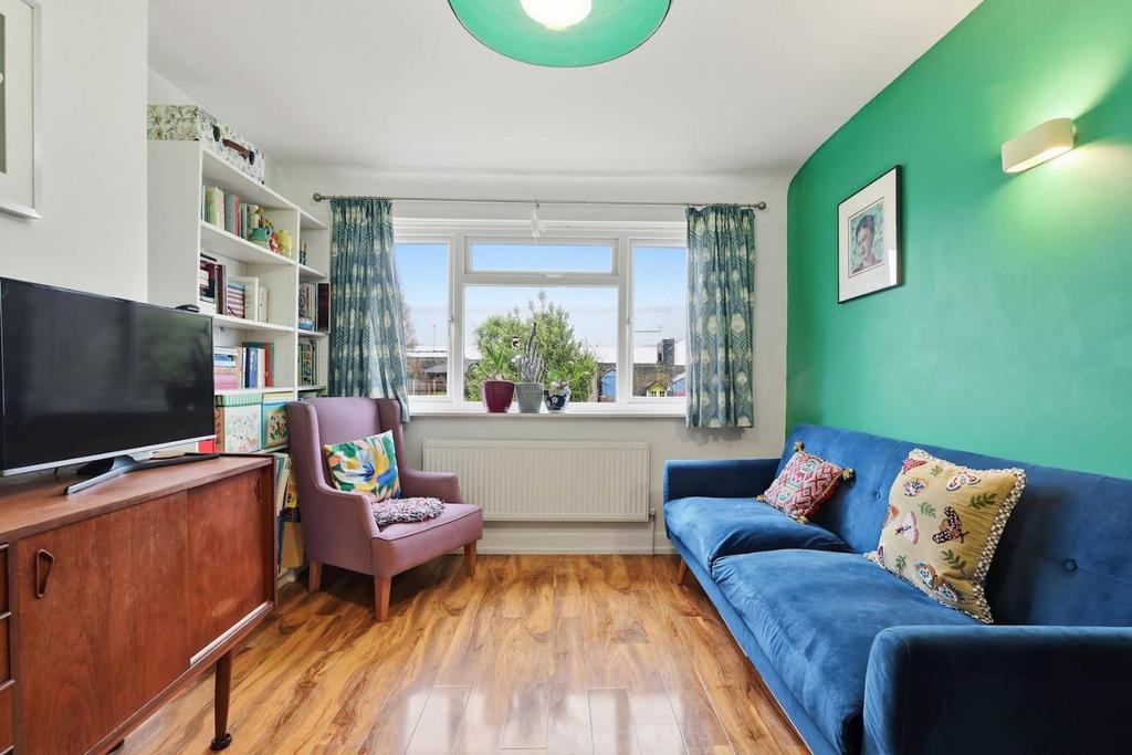 02-ed7c JHProp World  - 11 Meadowview Road - 4-mediu