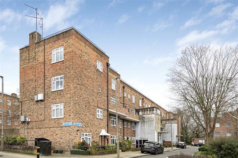 Stroud Crescent, London, SW15