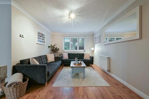 undefined, Dunnymans Road, Banstead