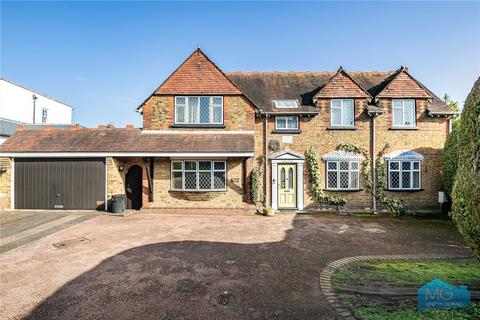 Fernwood Crescent, London, N20